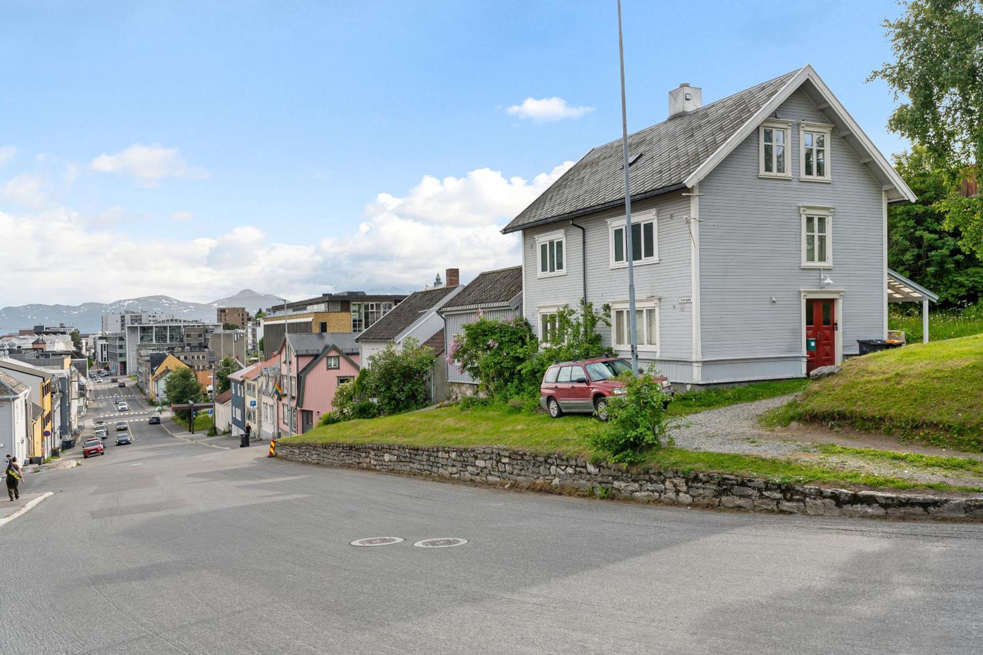 Arctic Homes - Historical Tromso House With View 외부 사진