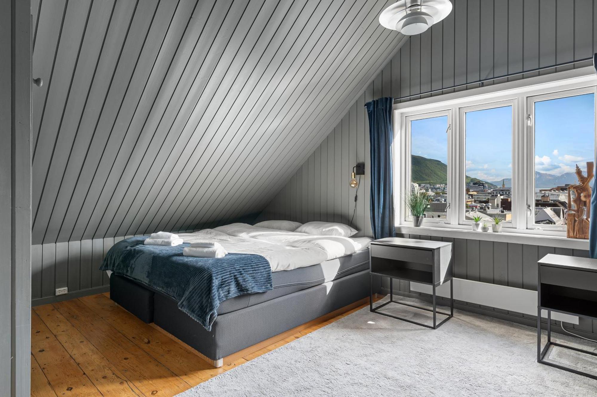 Arctic Homes - Historical Tromso House With View 외부 사진