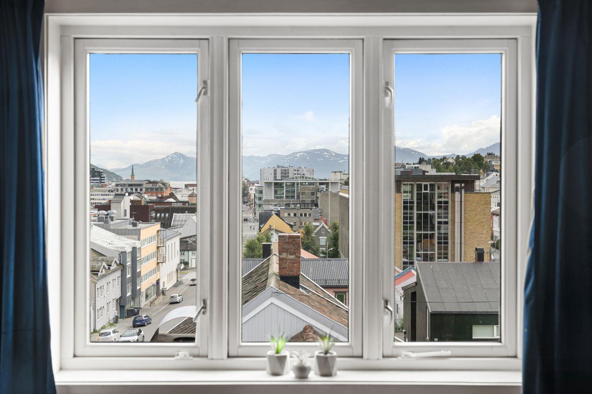 Arctic Homes - Historical Tromso House With View 외부 사진